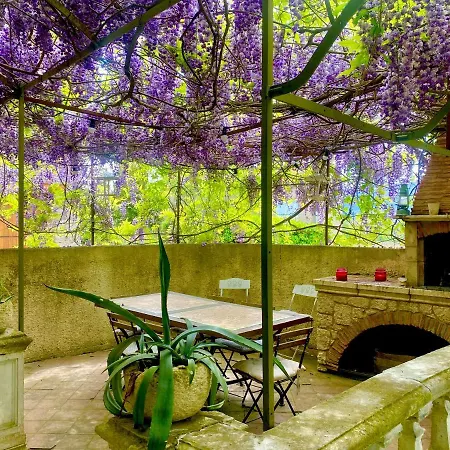 La Muscadelle : Le Calme Du Sud De La France Villa Marseillette